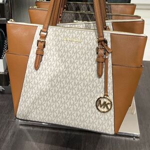 Michael Kors Vanilla Charlotte Large TopZip Shoulder Tote Shoulder Signature Bag
